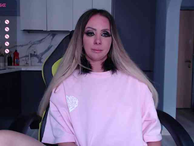 blondalina webcam