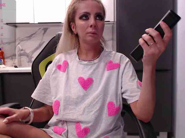 blondalina webcam