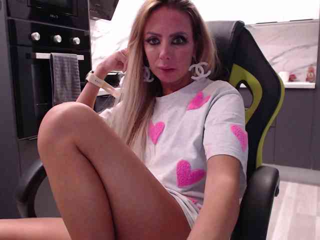 blondalina webcam