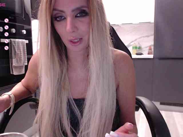 blondalina webcam