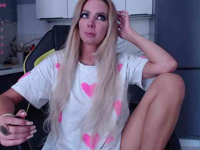 blondalina webcam