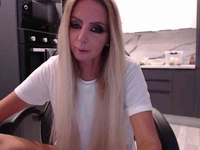 blondalina webcam