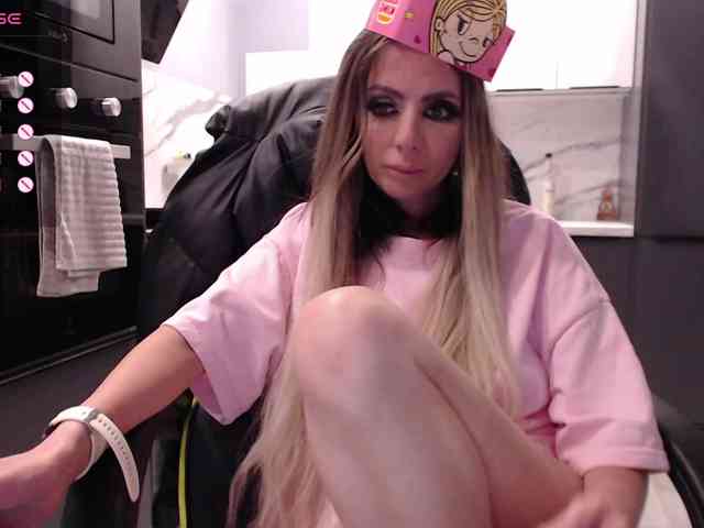 blondalina webcam