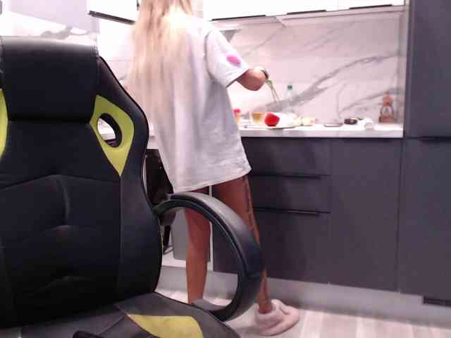 blondalina webcam