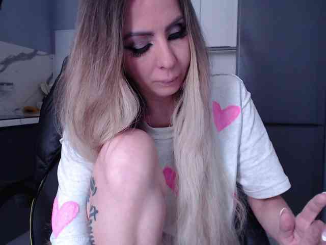 blondalina webcam