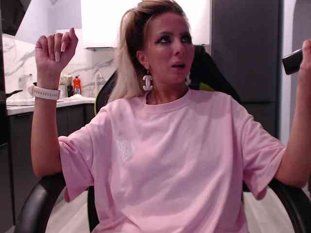 blondalina webcam