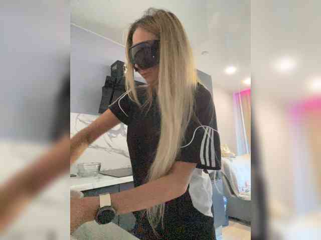 blondalina webcam