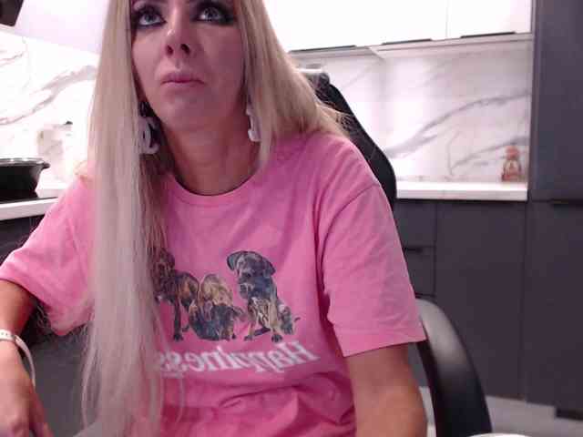blondalina webcam