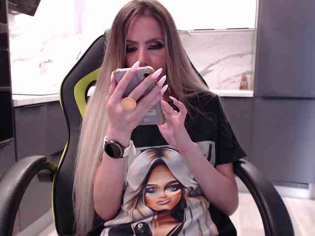 blondalina webcam