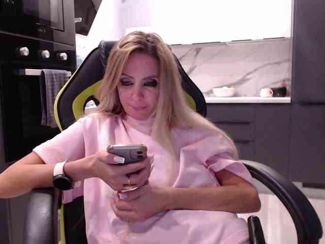 blondalina webcam