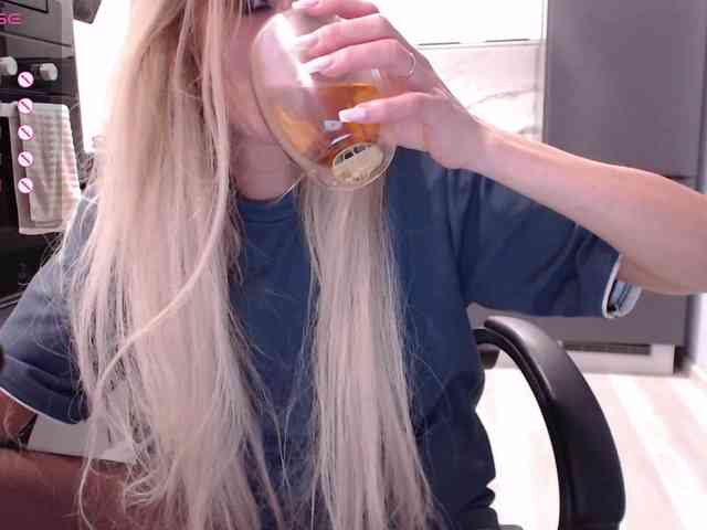 blondalina webcam