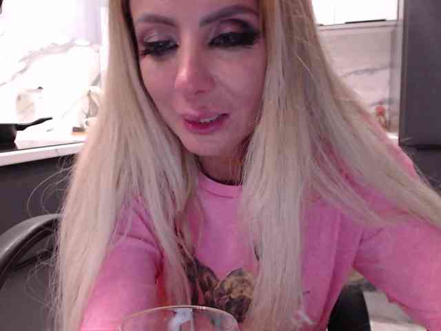 blondalina webcam