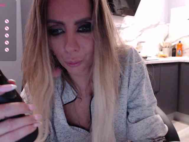 blondalina webcam