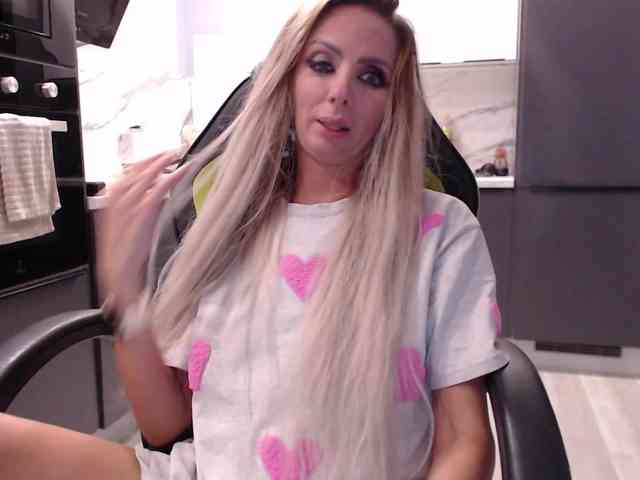 blondalina webcam