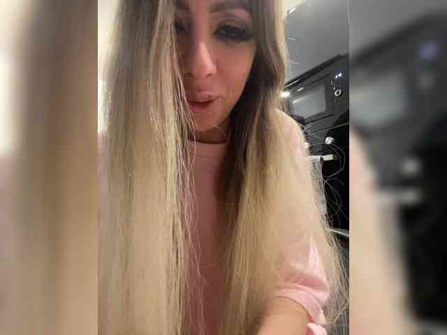 blondalina webcam