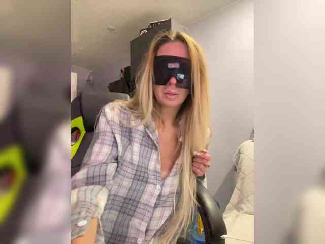 blondalina webcam