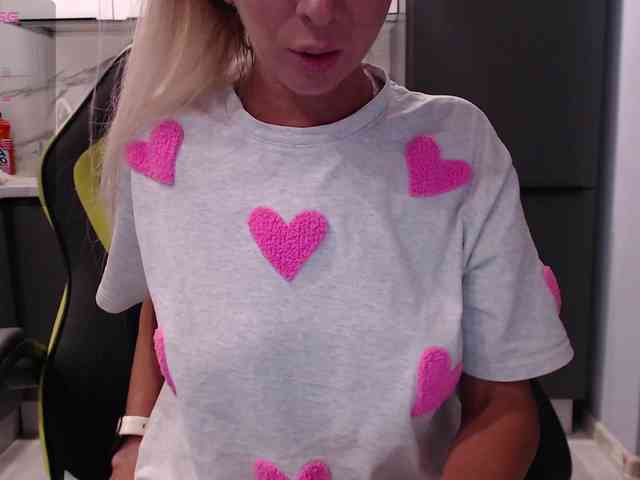 blondalina webcam