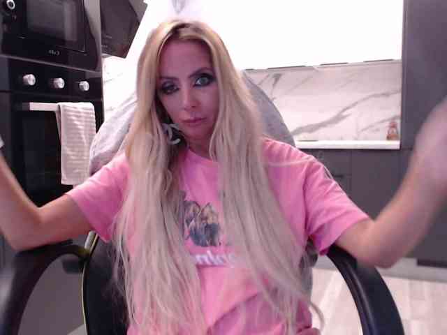 blondalina webcam