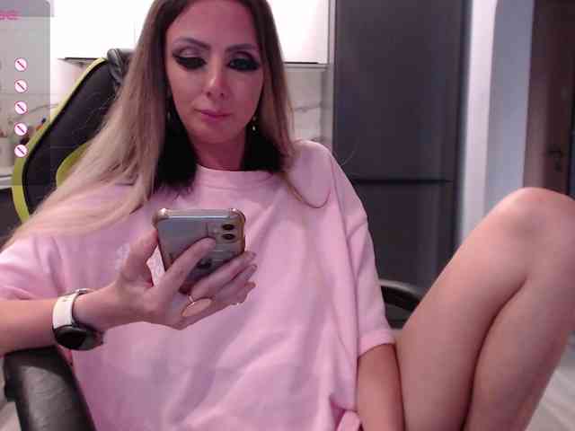 blondalina webcam