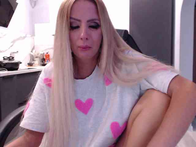 blondalina webcam