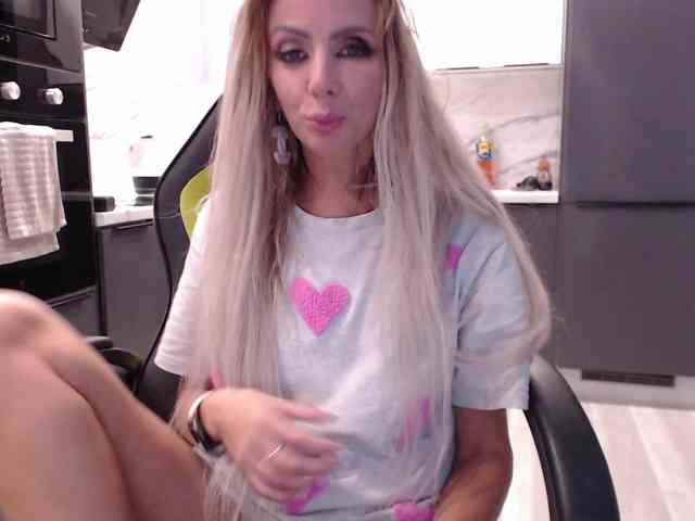 blondalina webcam