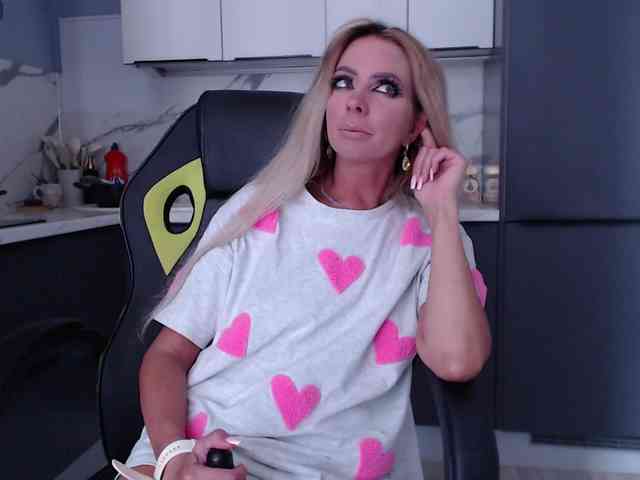 blondalina webcam