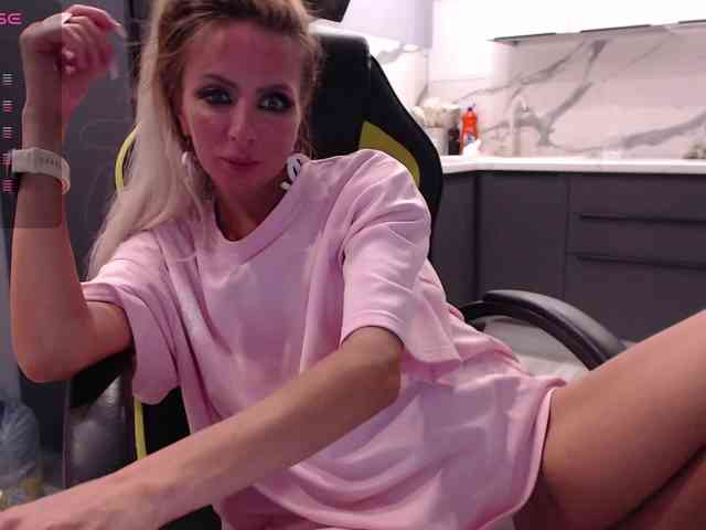 blondalina webcam