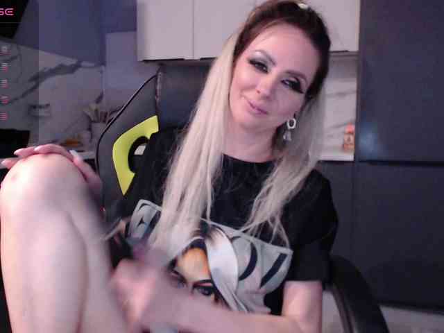 blondalina webcam