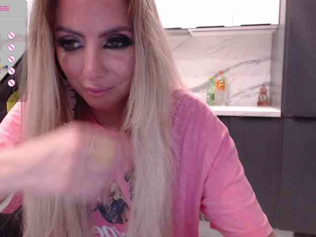 blondalina webcam