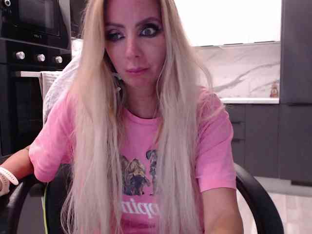 blondalina webcam