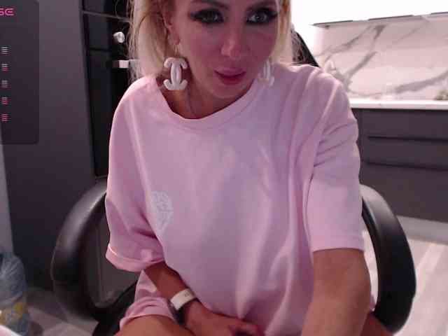 blondalina webcam