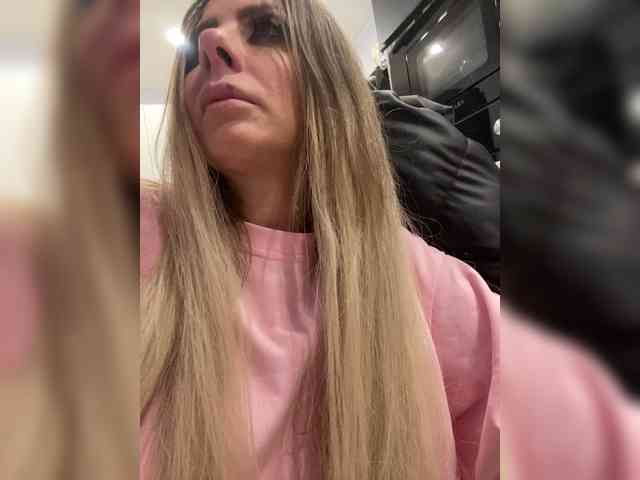 blondalina webcam