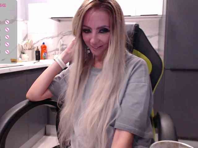 blondalina webcam