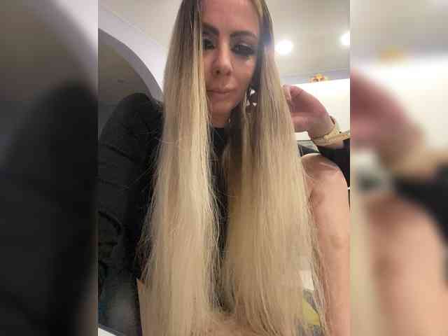 blondalina webcam