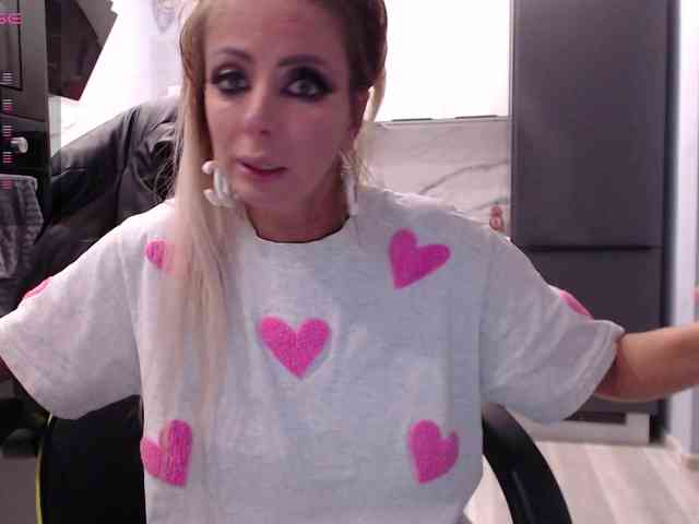 blondalina webcam