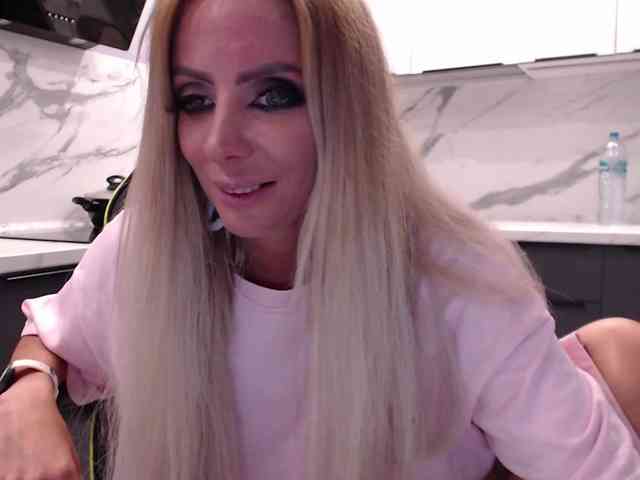 blondalina webcam