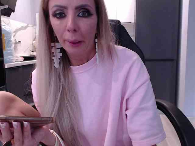 blondalina webcam