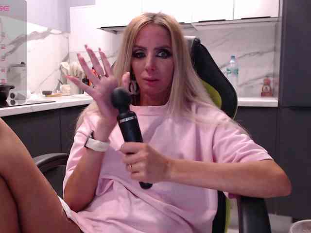 blondalina webcam