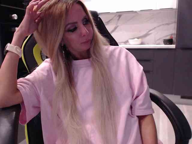 blondalina webcam