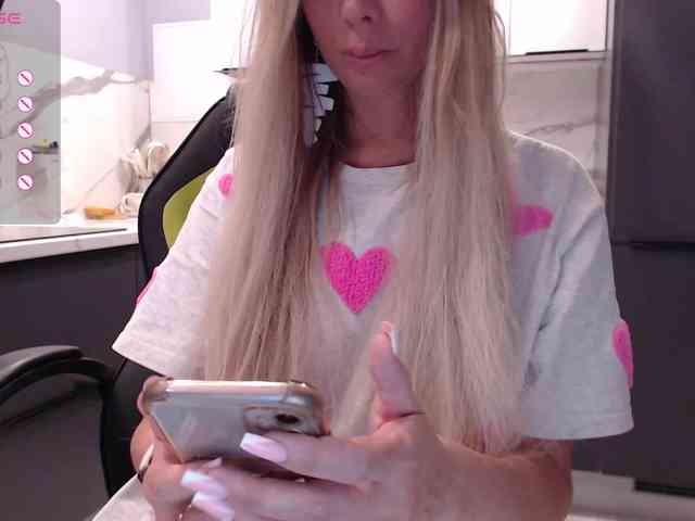 blondalina webcam