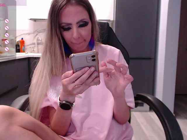 blondalina webcam