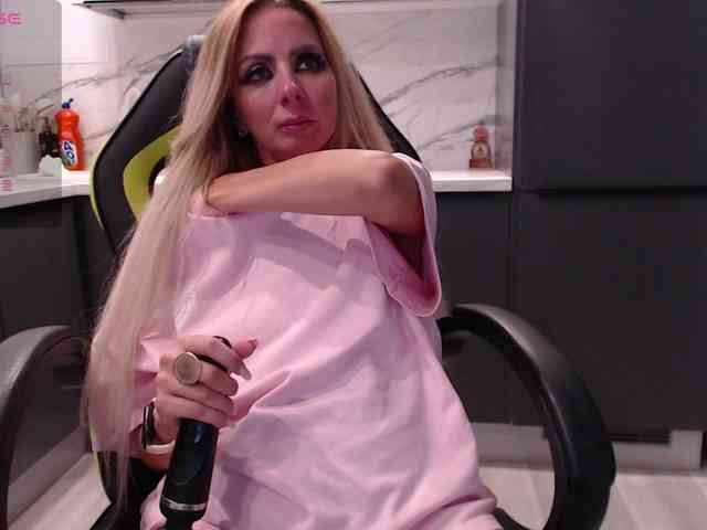 blondalina webcam