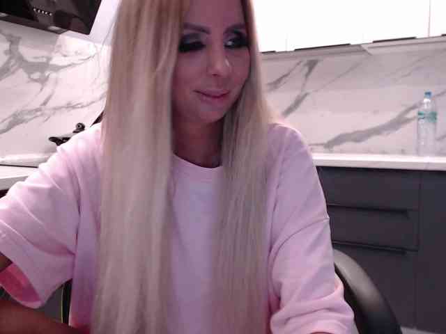 blondalina webcam