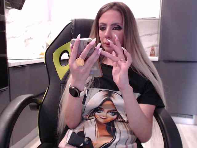 blondalina webcam