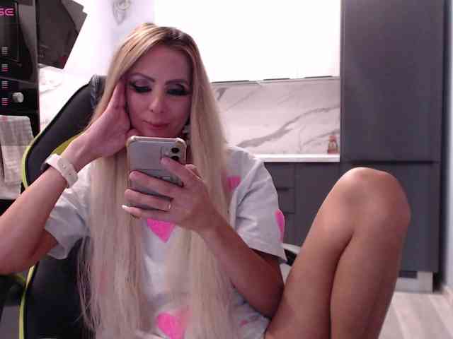 blondalina webcam