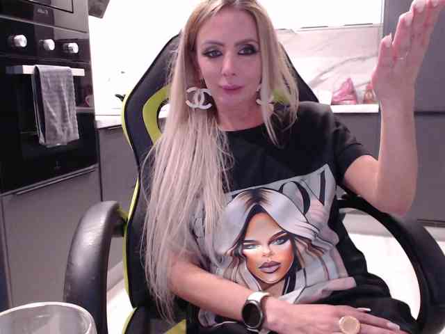 blondalina webcam