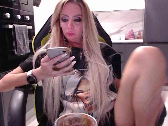 blondalina webcam