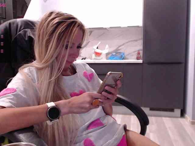 blondalina webcam