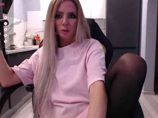 blondalina webcam