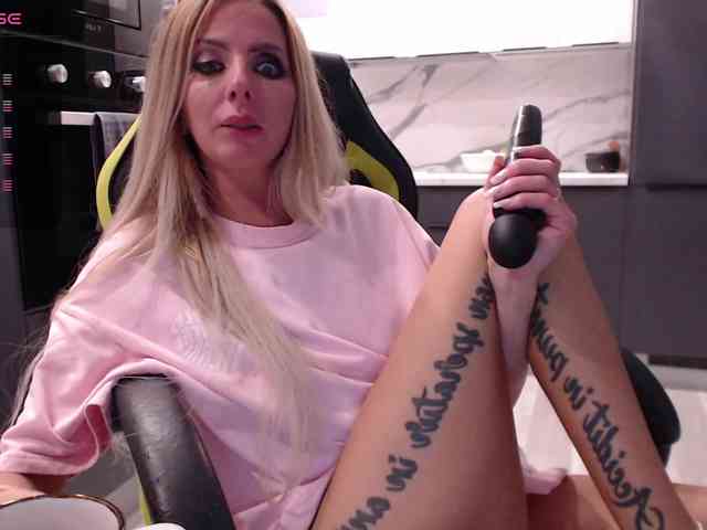 blondalina webcam